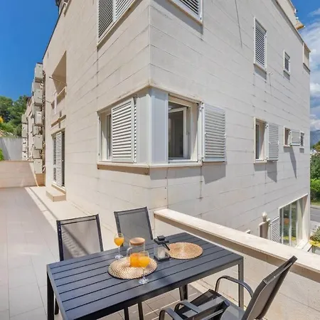 Stylish Two Bedroom Apartment&garage Parking Place 杜布罗夫尼克