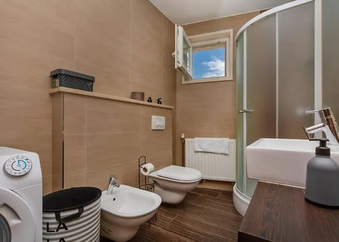 Appartement Stylish Two Bedroom Apartment&garage Parking Place
