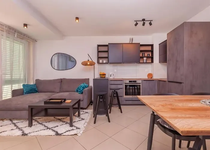 Appartement Stylish Two Bedroom Apartment&garage Parking Place *