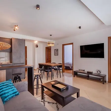 Stylish Two Bedroom Apartment&garage Parking Place Apartment